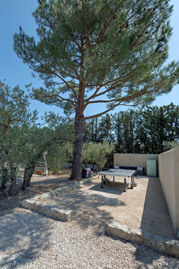 La Meridienne Mouries Exterior photo